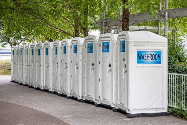 Best Portable bathroom rental  in Garden City Park, NY